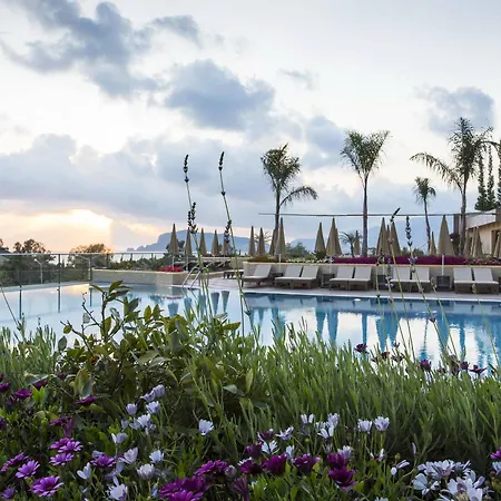 מלון Michell (adults Only) 5*